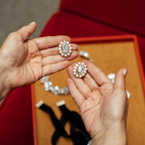 Petite Ninon Pompadour Oval Küpe